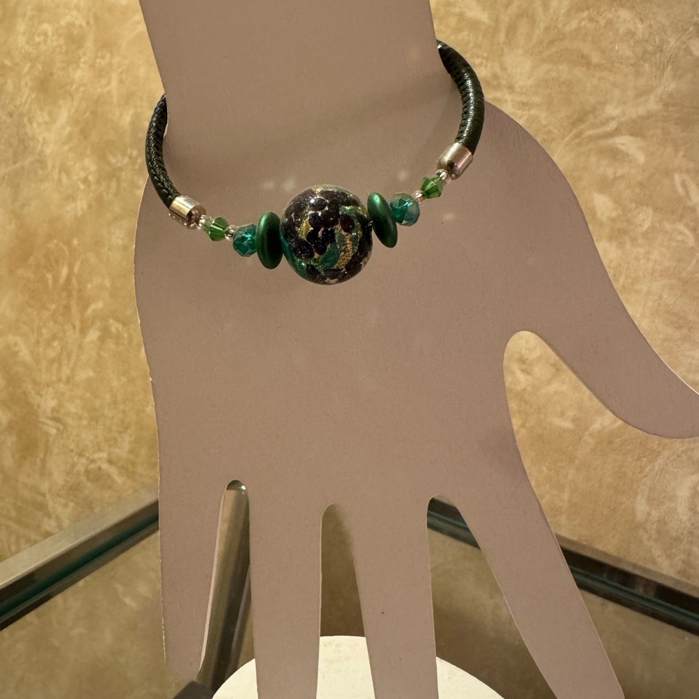 Elegant Genuine Murano Italian Green and Black Beaded Bracelet